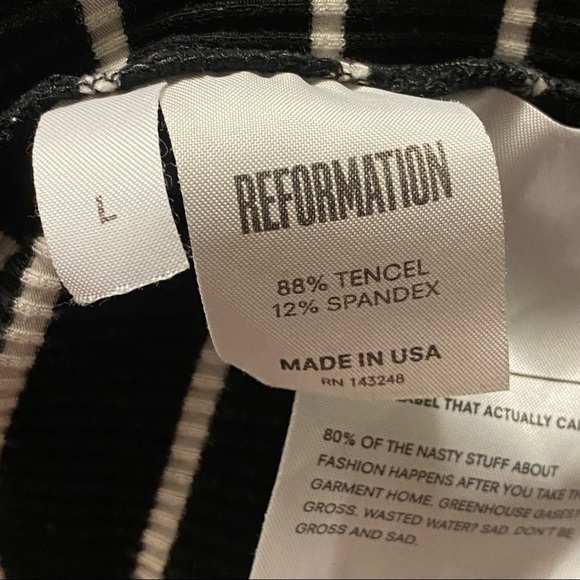 Reformation clover black white stripe ribbed off the shoulder bell sleeve top - Picture 4 of 11